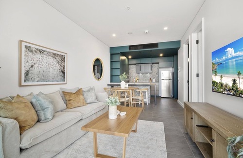 North Fremantle Apartment | Chic 1-Bed Escape in Fremantle with Parking