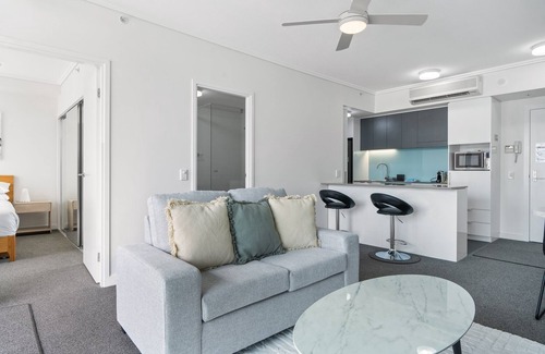 Fortitude Valley Apartment | Chic 1 Bed Inner-City Retreat with Pool and Views