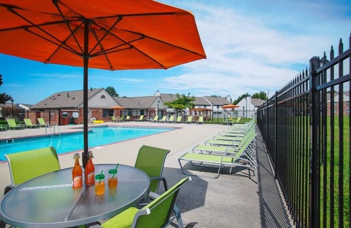 Castleton Apartment | Chic 1-bedroom apartment with fitness room and AC in fabulous Indianapolis