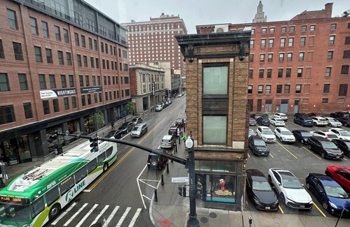 Downtown Apartment | Chic 1-bedroom apartment with WiFi, AC in phenomenal Providence