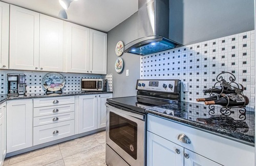 Dunedin Apartment | Chic 1-bedroom apartment with AC, WiFi in awesome Dunedin