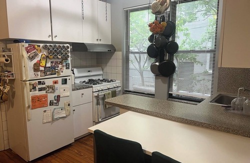 Queens Apartment | Chic 1 Bedroom in Prime Astoria