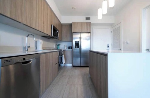 Northeast Miami Apartment | Chic 1BR condo with pool and gym in Design District