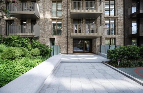 Tower Hill Apartment | Chic 2 Bed Apartment with AC, WiFi by London's Tower Bridge