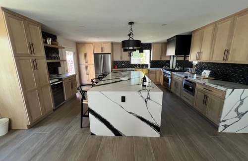 Downtown Los Angeles Apartment | Chic 2-bedroom apartment with WiFi, fitness room in wonderful Los Angeles