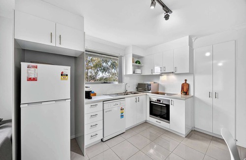Rockingham Apartment | Chic 2BR Rockingham Escape Garden Views