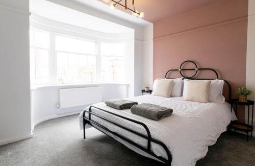 Cromer Apartment | Chic 3-Bed Hideaway Steps from Cromer Beach