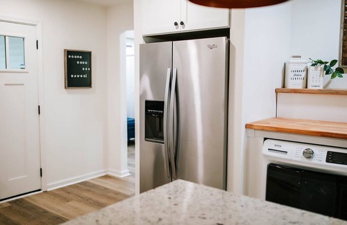 Athens House | Chic 4BR Getaway by MHM Luxury Properties