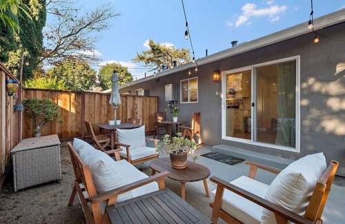 North Whisman House | Chic and Comfy Home in the Heart of Silicon Valley
