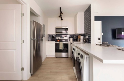 St. Louis Apartment | Chic Apt Near SLU Hospital & Major Hospitals 🏥