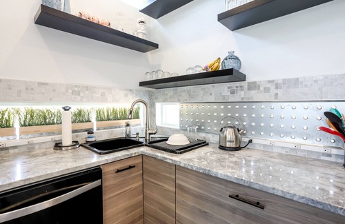 Galindo House | Chic Austin 3BR: Smart Home, Outdoor Living, Prime Location near Downtown ATX
