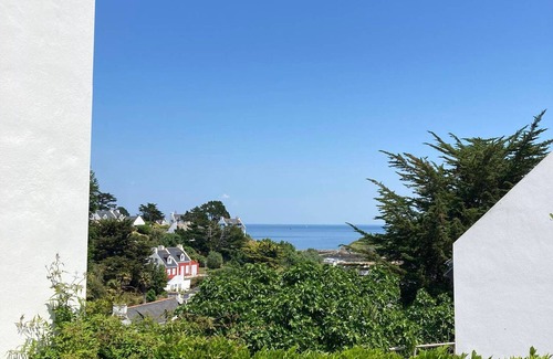 Sauzon House | Chic boho villa in Sauzon with sea view and wifi
