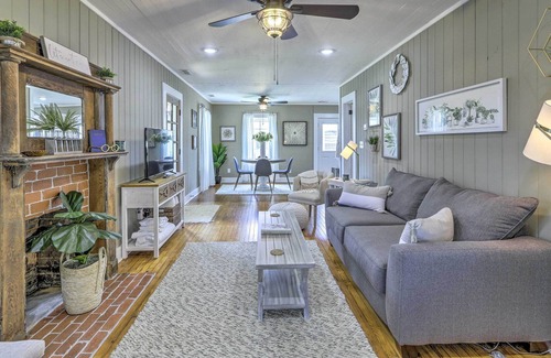 Carrollton Cottage | Chic Carrollton Cottage w/ Updated Interior!