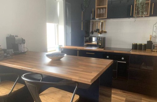 Grangetown Apartment | Chic Chambers | City Centre | Long Stay %