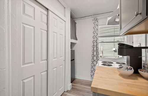 Near East Columbus Apartment | Chic City Retreat 93F