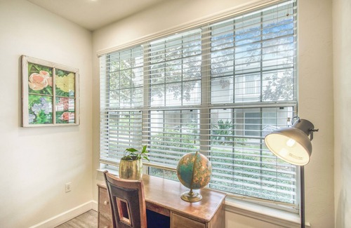 Gainesville House | Chic Condo w/Community Pool - Under 10 mins to UF