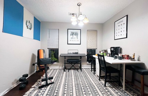 Dallas House | Chic & Cozy Private Room – 20 Min from Downtown Dallas