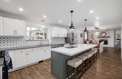 Orem House | Chic Escape:Pet Friendly w/Modern Charm & Waffles!