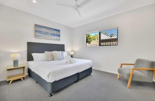 Scarborough House | Chic Family Friendly 4BR Retreat Near Redcliffe