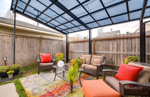 Forest Park Apartment | Chic Forest Park Home w/Patio - 10 Mi to Chicago