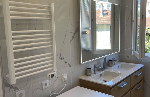 Choisy-le-Roi Apartment | Chic fully-equipped apartment near Orly and Seine - 15mins from Paris