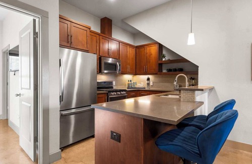 Galindo House | Chic & Homey 3BR Close to Downtown
