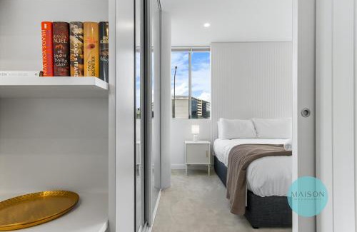 Newcastle Apartment | Chic Honeysuckle Apartment