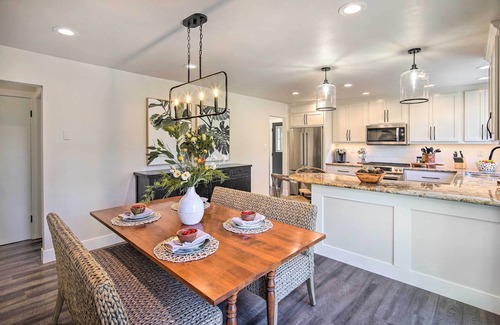 Cedar Glen House | Chic Lake House w/Furnished Deck & Hot Tub!