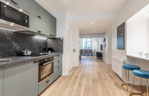 Bercy Apartment | CHIC MARAIS-BASTILLE ESCAPE- SPACIOUS THREE - BEDROOM PARIS APARTMENT – 100SQM
