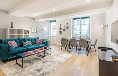 Bercy Apartment | CHIC MARAIS-BASTILLE ESCAPE- SPACIOUS THREE - BEDROOM PARIS APARTMENT – 100SQM