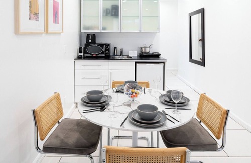Midtown East Apartment | Chic Midtown Studio with Patio #203