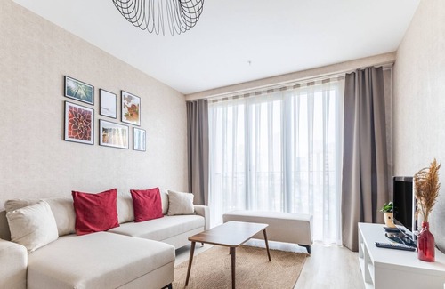 Umraniye Apartment | Chic, Modern and Ample Flat near Finance City