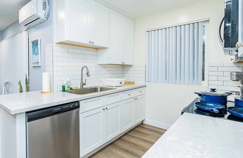 Altadena Apartment | Chic Modern Hideaway w/Patio Near LA Best Sights6