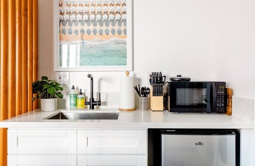 Ladera Heights Apartment | Chic Modern Studio Near the Best LA Beaches