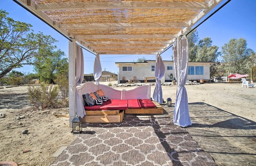 Morongo Valley House | Chic Morongo Valley Home: Mtn Views & Pergola