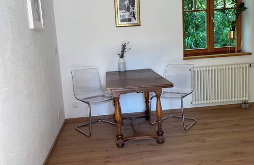 Amerang Apartment | Chic, quietly located vacation apartment in Amerang