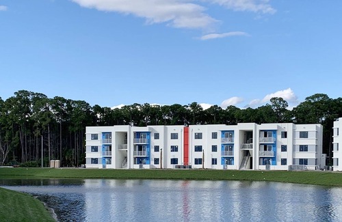 Daytona Beach Apartment | Chic & Spacious 2Bed/2Bath Apartment with Premium Amenities