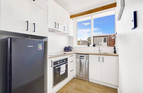 St Kilda Apartment | Chic Studio by Luna Park|Beach+ Free Parking
