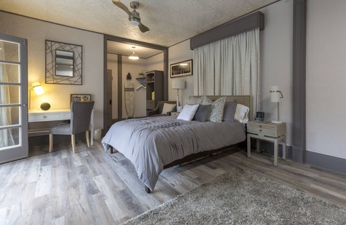 Historic District - North Apartment | Chic Studio On Oglethorpe Square | Perfect Location | Walk Everywhere