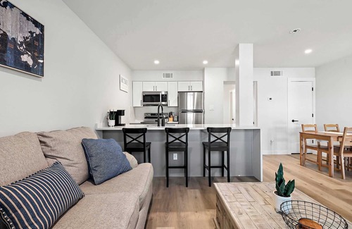 Zilker Apartment | Chic & Stylish 1BR Retreat near Zilker Park