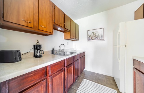 Mentor Apartment | Chic1Bd Apt Ideal for Traveling Professionals!n