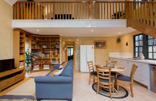 Chidlow Villa | Chidlow, Lake Leschenaultia, cycling & walking, Book the Spa & Sauna, cost extra
