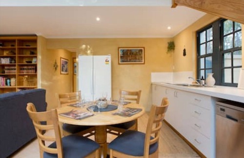 Chidlow Villa | Chidlow, Lake Leschenaultia, cycling & walking, Book the Spa & Sauna, cost extra
