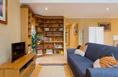 Chidlow Villa | Chidlow, Lake Leschenaultia, cycling & walking, Book the Spa & Sauna, cost extra