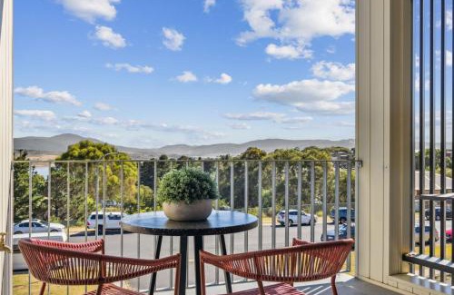 Jindabyne House | Chilam B