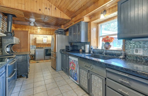 Chiloquin House | Chiloquin Vacation Rental on 100 Acres of Land!
