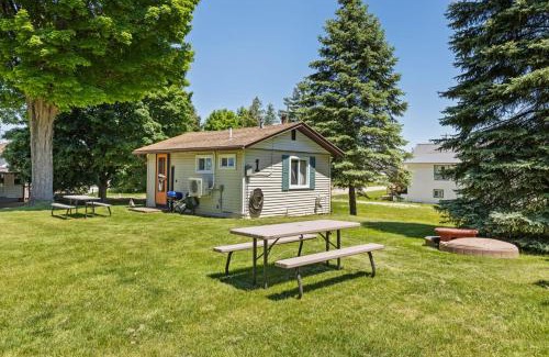 Chippewa Lake House | Chippewa Bluffs Resort Spacious Combined 2BR 2BA Cabins