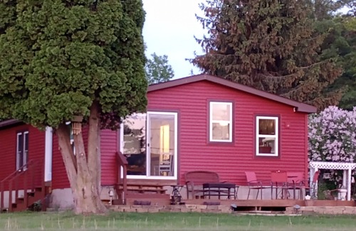 Chippewa Lake House | Chippewa Lake MI enjoy a view with shared access to the Lake. Affordable!
