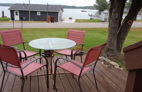 Chippewa Lake House | Chippewa Lake MI enjoy a view with shared access to the Lake. Affordable!