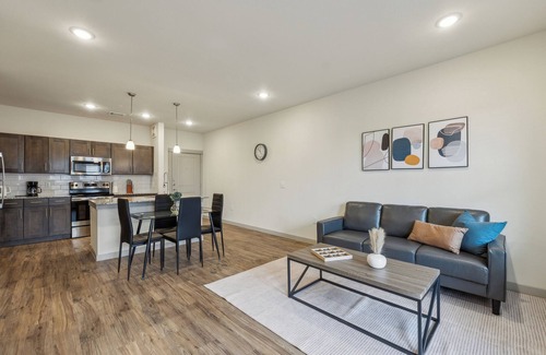 Cleburne Apartment | Chisholm Trace 1022 I Spacious 2 Bed 2 Bath